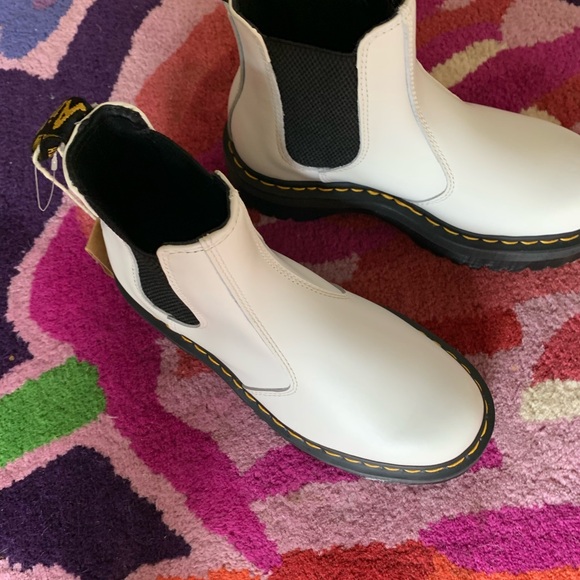 NEW ANTHROPOLOLGIE DR. MARTENS 2976 Quad Leather Platform Chelsea Boot SIZE 8 - Picture 4 of 4